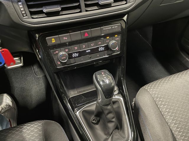 T-Cross United 1.0 TSI DSG R-LINE NAVI LED RFK