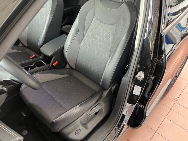 Fahrzeugabbildung Volkswagen Tiguan 1.5 eTSI DSG GOAL AHK NAVI GJR ACC