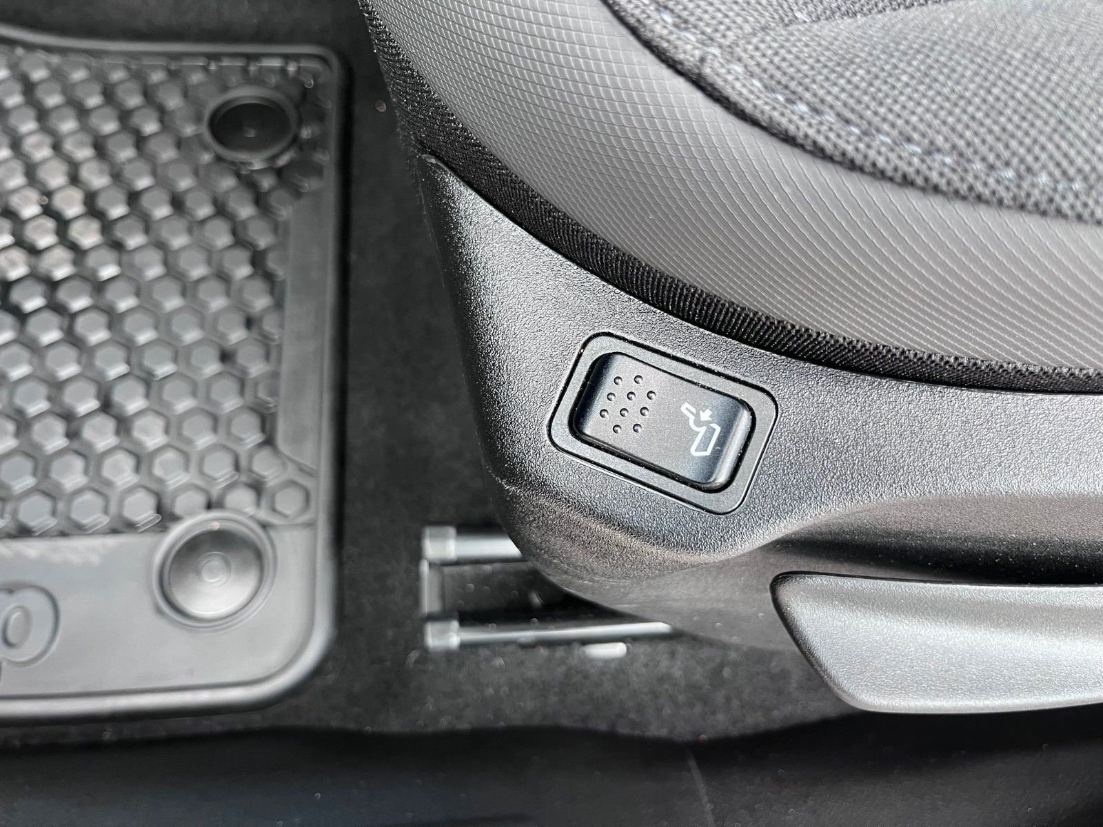 Fahrzeugabbildung Jeep Renegade Limited Plug-In Garantie Navi AWD uvm.