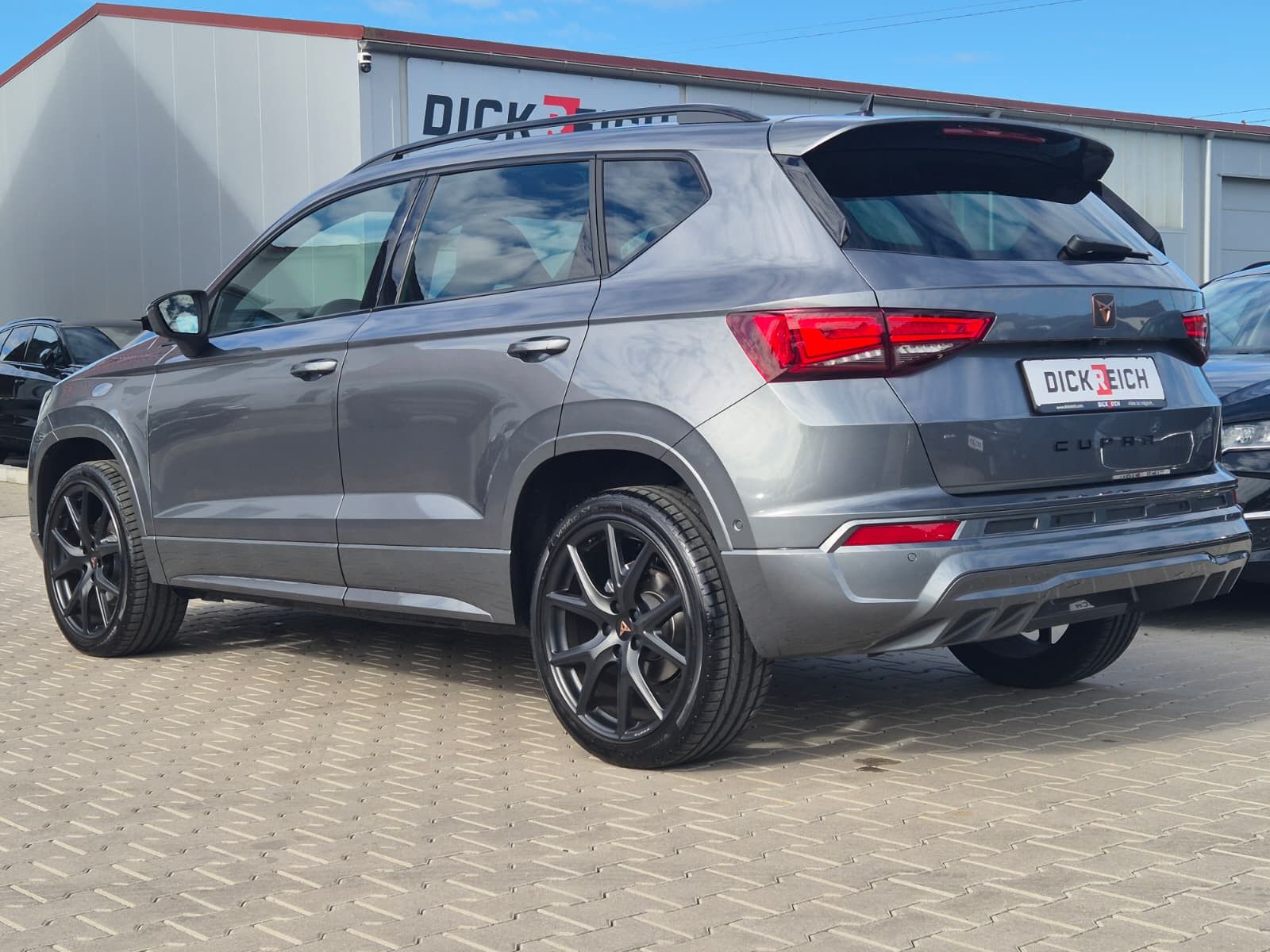 Fahrzeugabbildung CUPRA Ateca 1.5 TSI DSG PANO*DINAMICA*ACC*KAM*AHK*19"