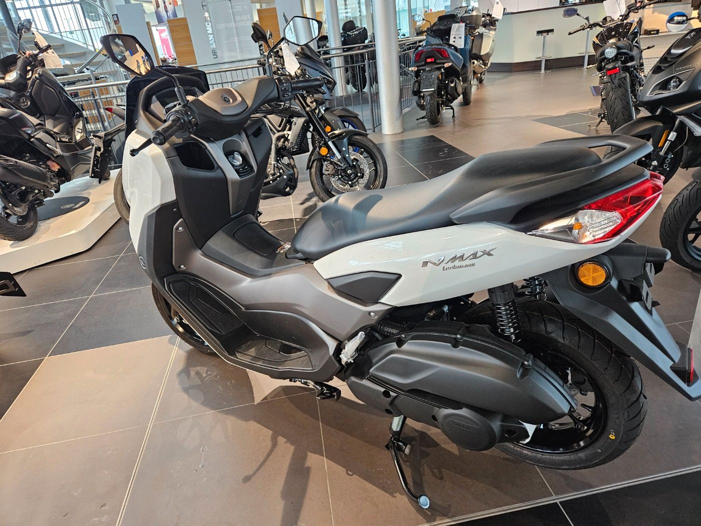 Fahrzeugabbildung Yamaha NMax 125 Modell 2023 auch andere Farben möglich