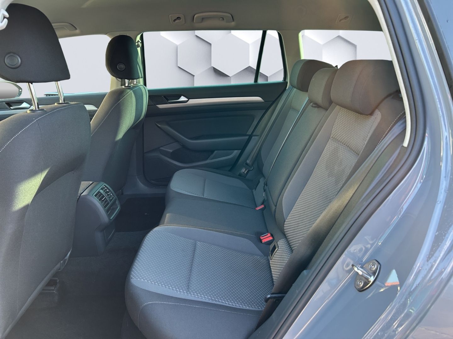 Passat 2.0TDI Conceptline DSG 110kW AHZV LED Rüc