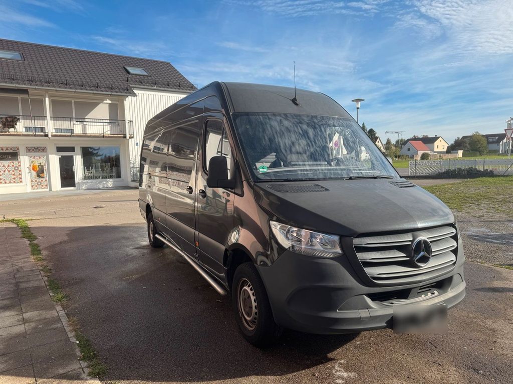 Image of Mercedes-Benz Sprinter