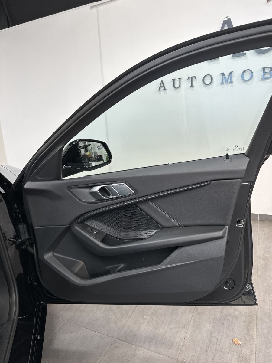 Fahrzeugabbildung BMW 118d Sport-Line Aut. NAV+LED+PANO+SPIEGEL-PAKET