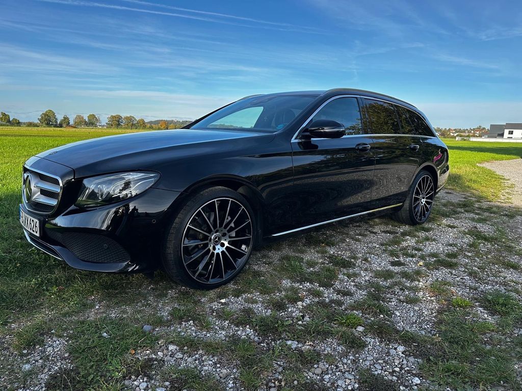 Image of Mercedes-Benz E 220