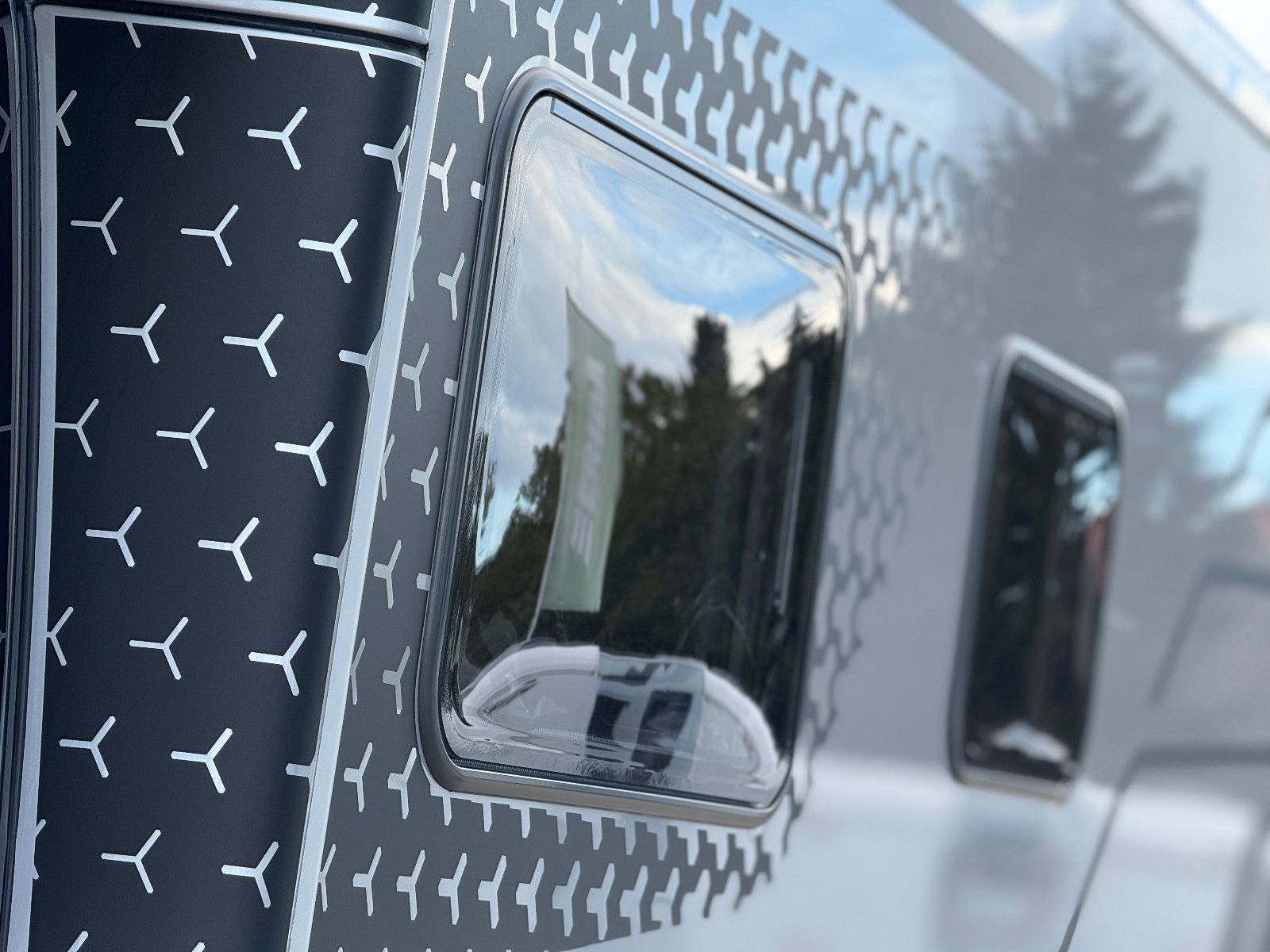 Fahrzeugabbildung HYMER / ERIBA / HYMERCAR B-Klasse ML T BlackLine 780 - Vollausstattung!