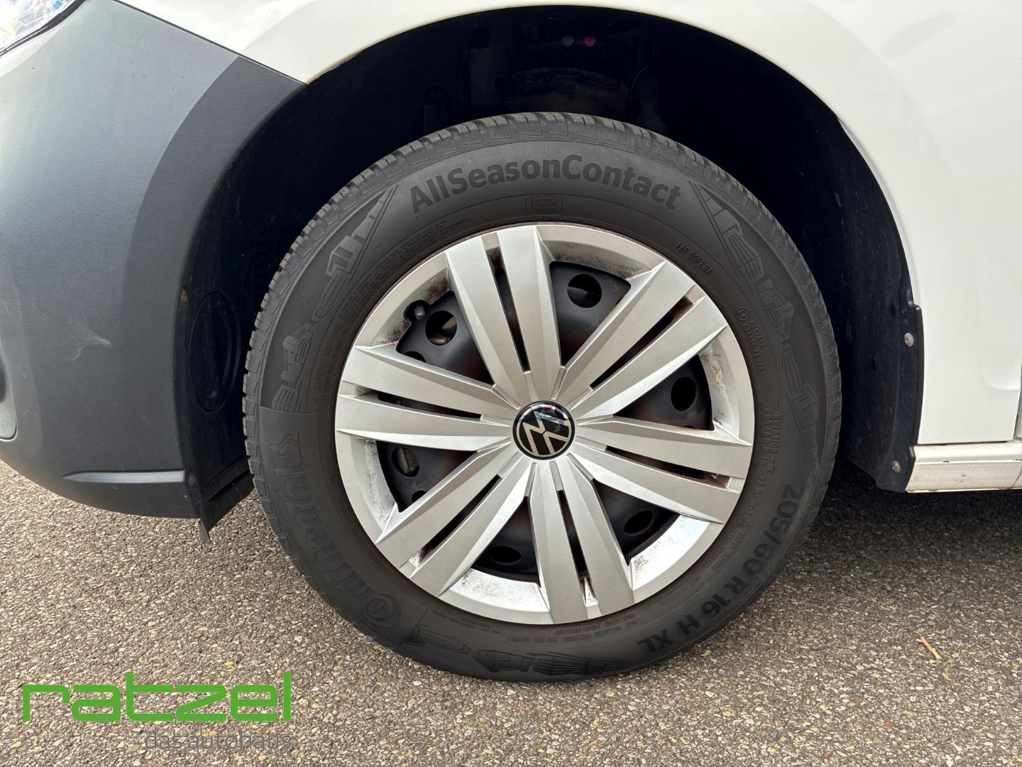 Fahrzeugabbildung Volkswagen Caddy Cargo KR 2.0 TDI AHK Kamera Klimaaut. DAB