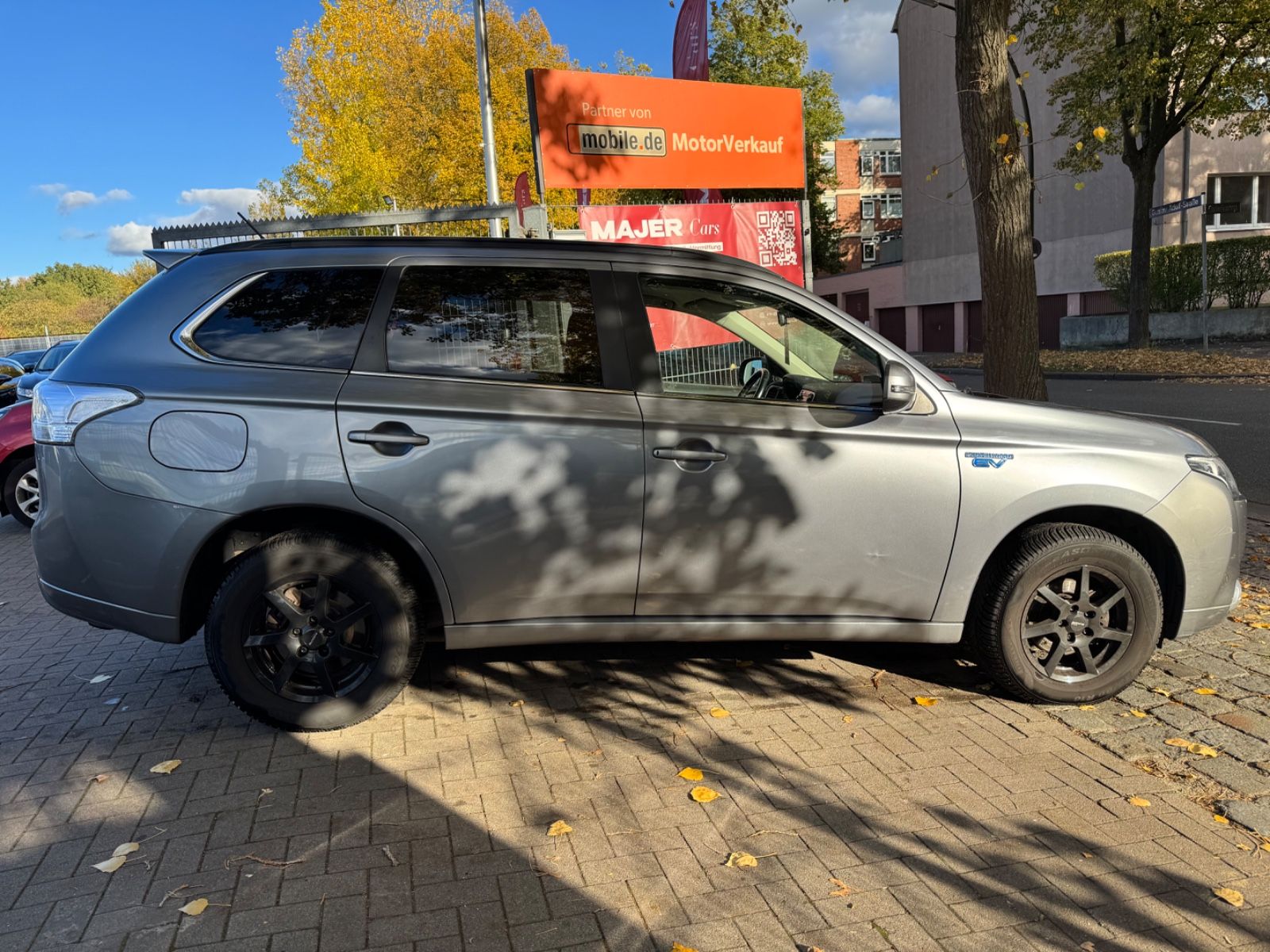 Fahrzeugabbildung Mitsubishi Outlander PHEV Intense 4WD*KEYLESS*KAMERA