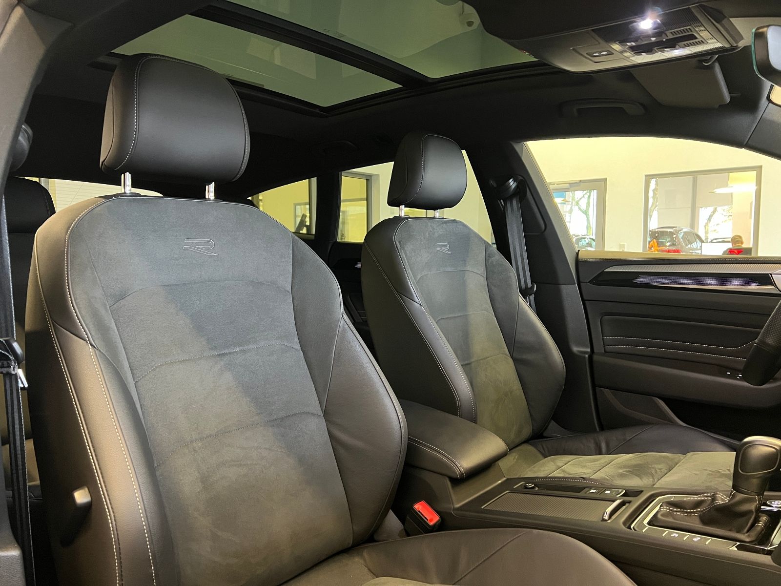 Fahrzeugabbildung Volkswagen Arteon Shooting Brake R-Line 2.0 TDI DSG 4Motion