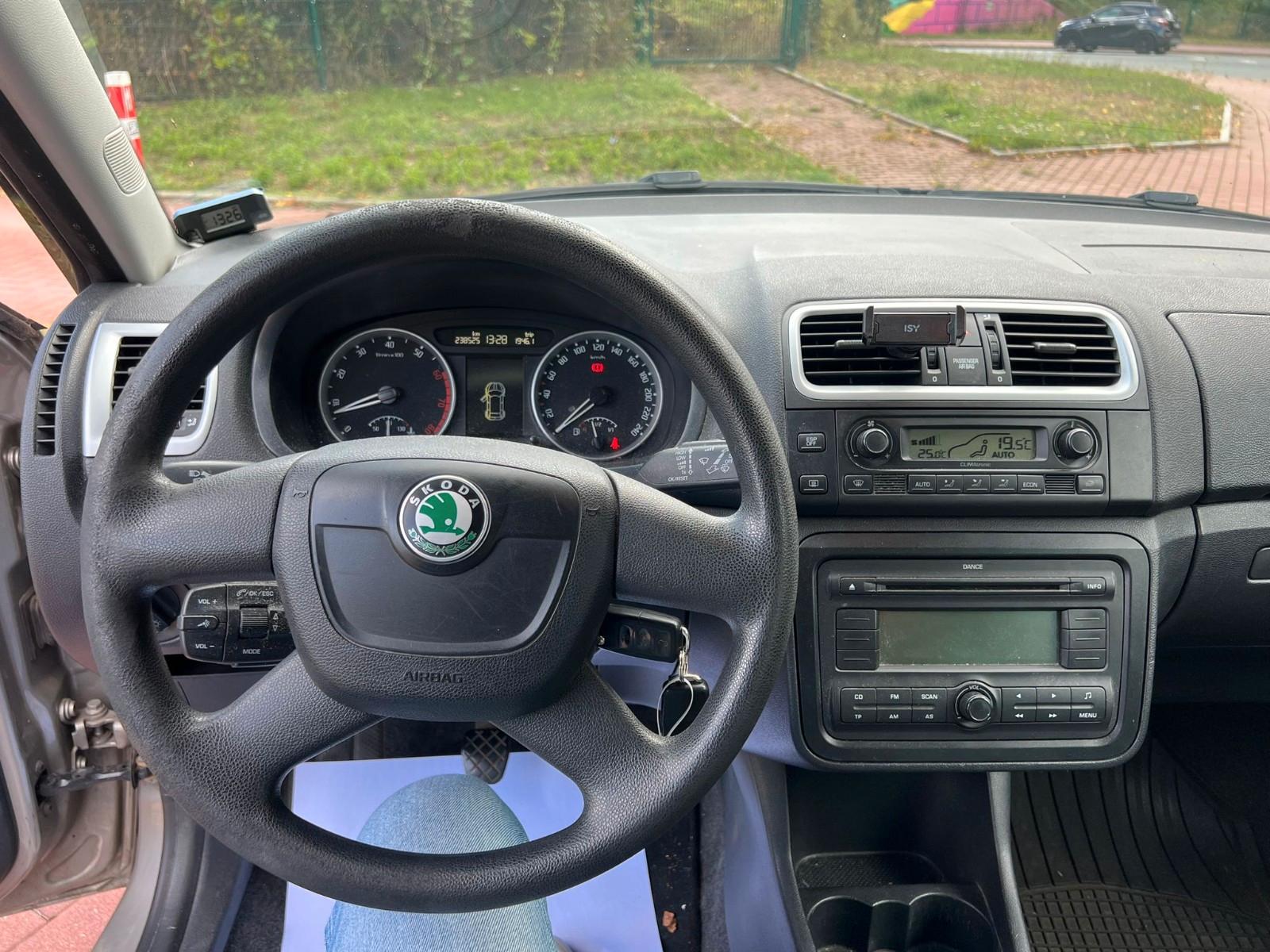 Skoda Roomster 2009 — photo 16