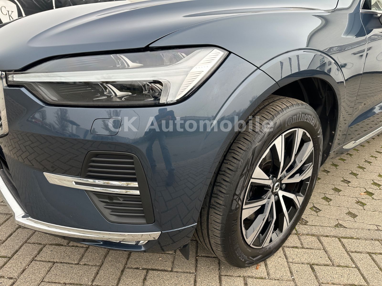 Fahrzeugabbildung Volvo XC60 B4 Plus Bright AWD/Navi/Leder/Pano/LED/Kam.