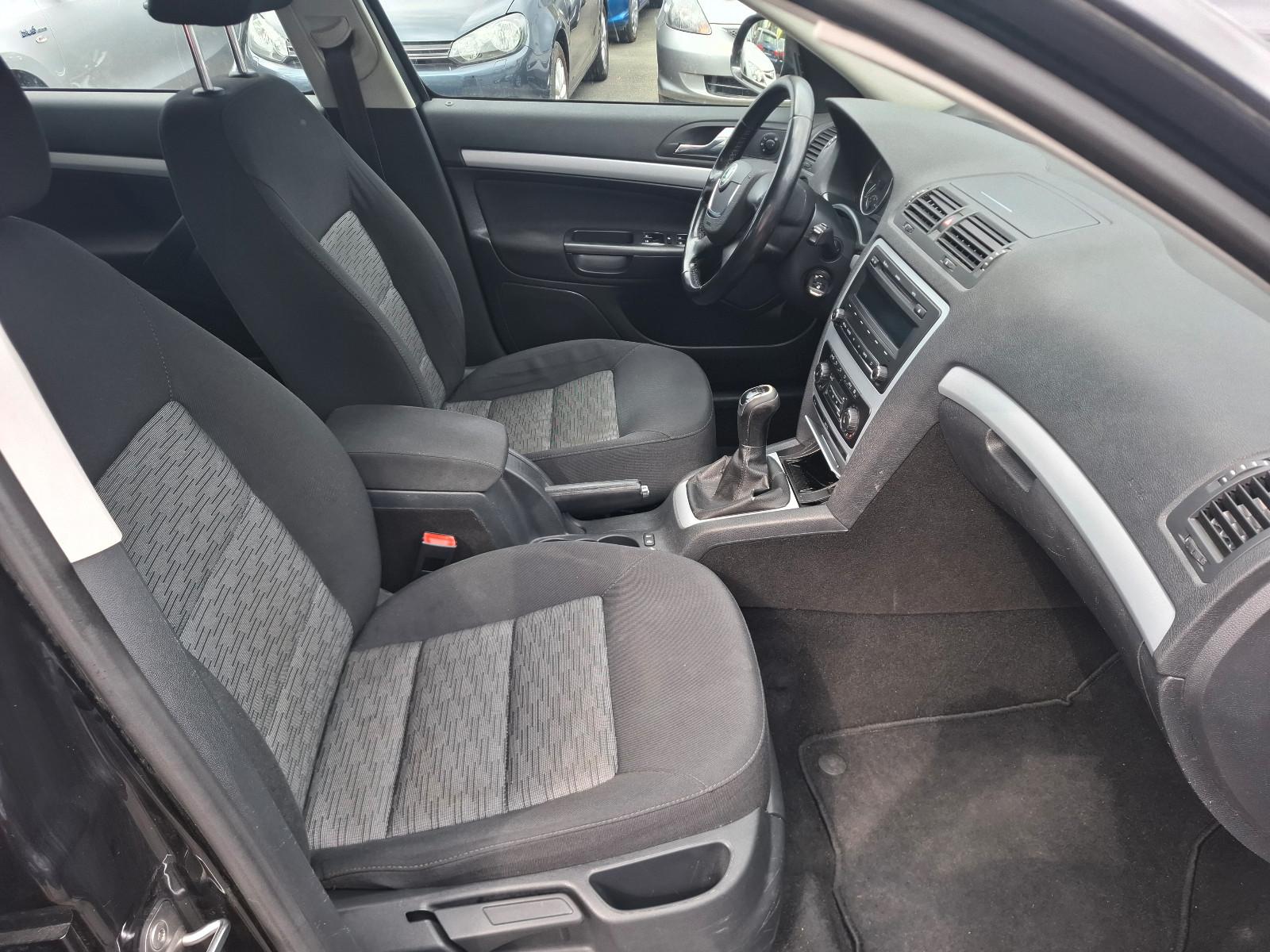 Skoda Octavia 2011 — photo 14