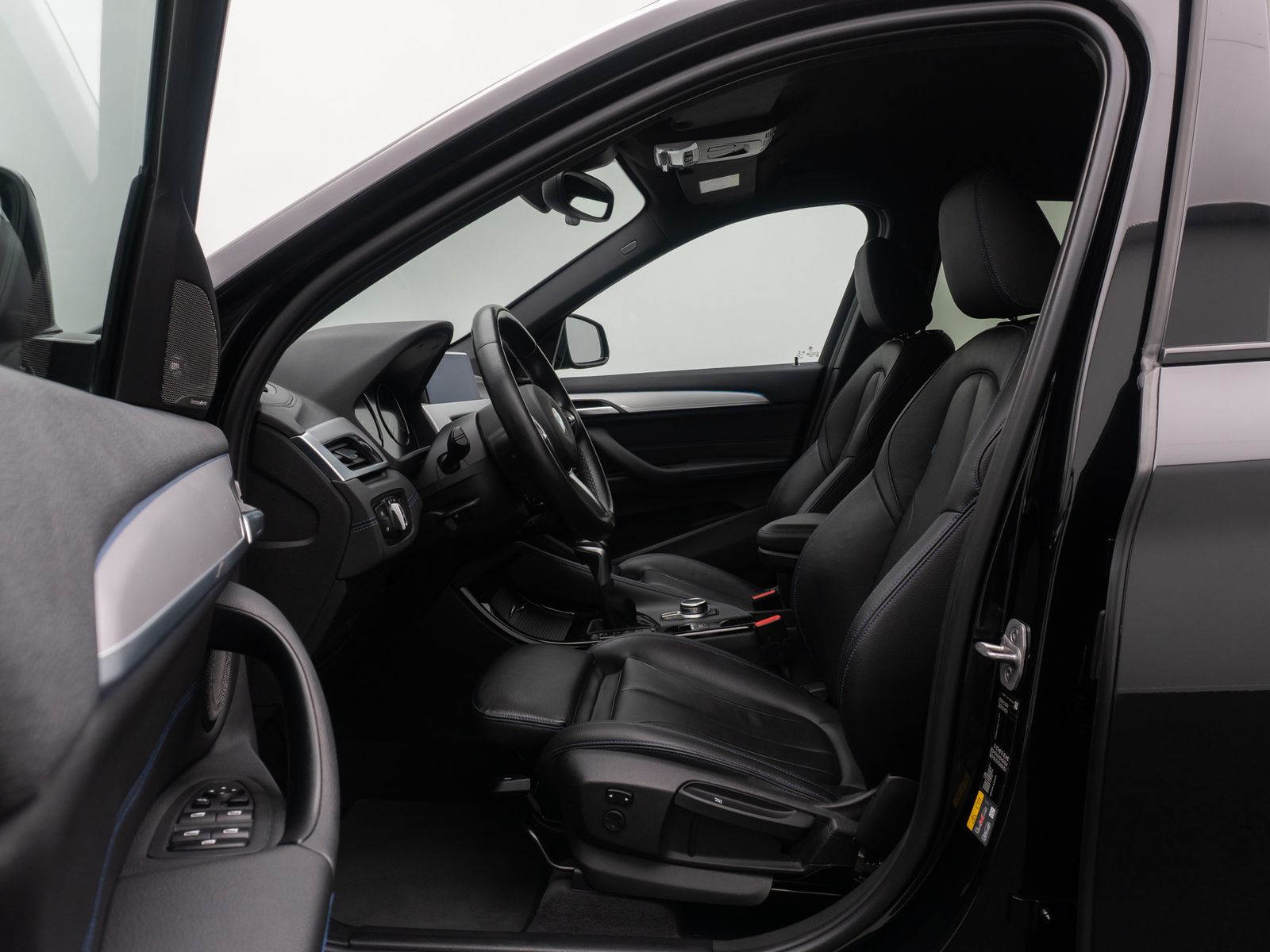 Fahrzeugabbildung BMW X1 xD25e M Sport Kamera AHK DAB Alarm H/K 19Zoll