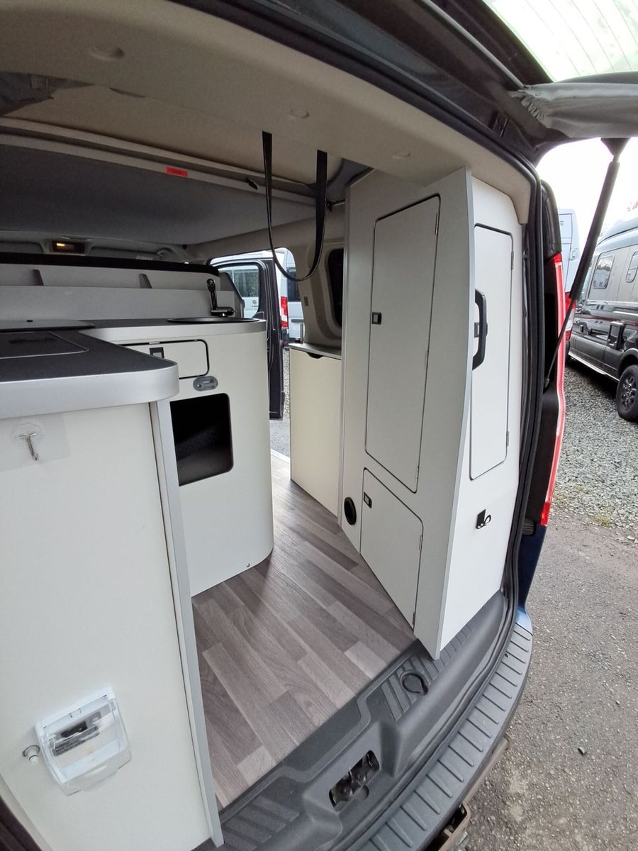 Fahrzeugabbildung Ford Nugget . Küche,AHK,RK