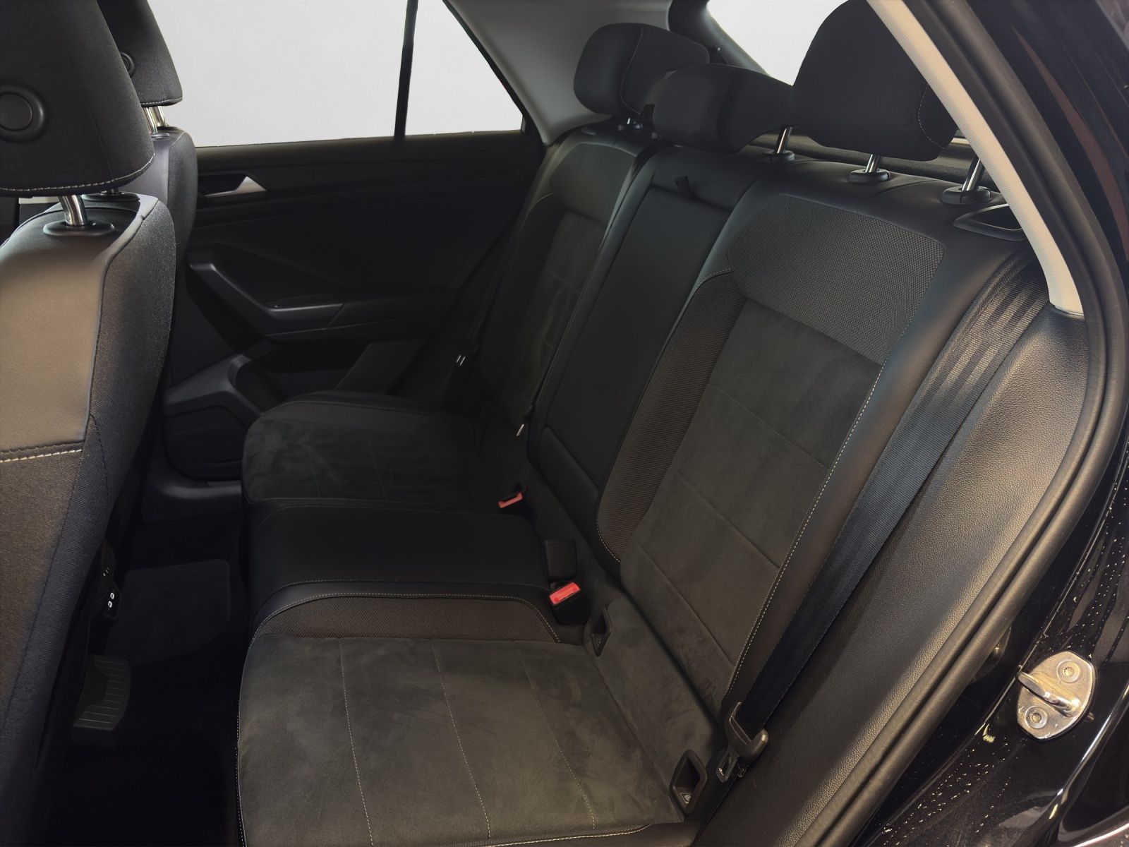 Volkswagen T-Roc - Bild 15