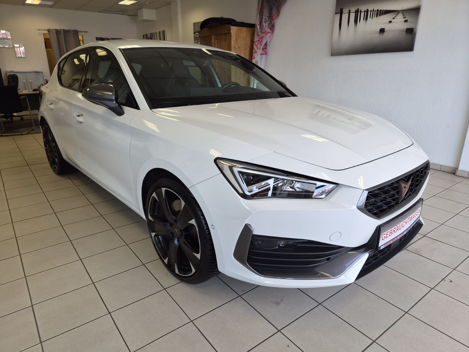 Fahrzeugabbildung CUPRA Leon VZ e-Hybrid / GEPFLEGT / NAVI / KAMERA
