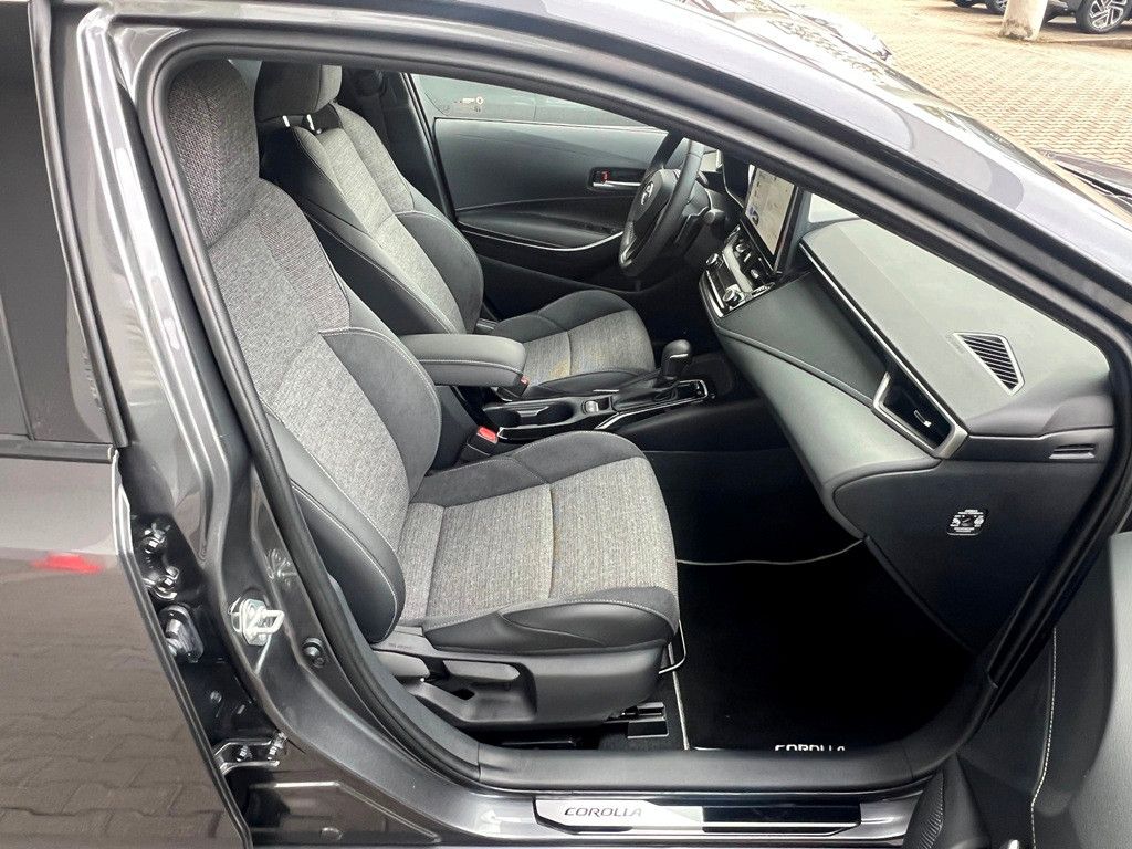 Fahrzeugabbildung Toyota Corolla Touring Sports 2.0 Hybrid Teamplayer