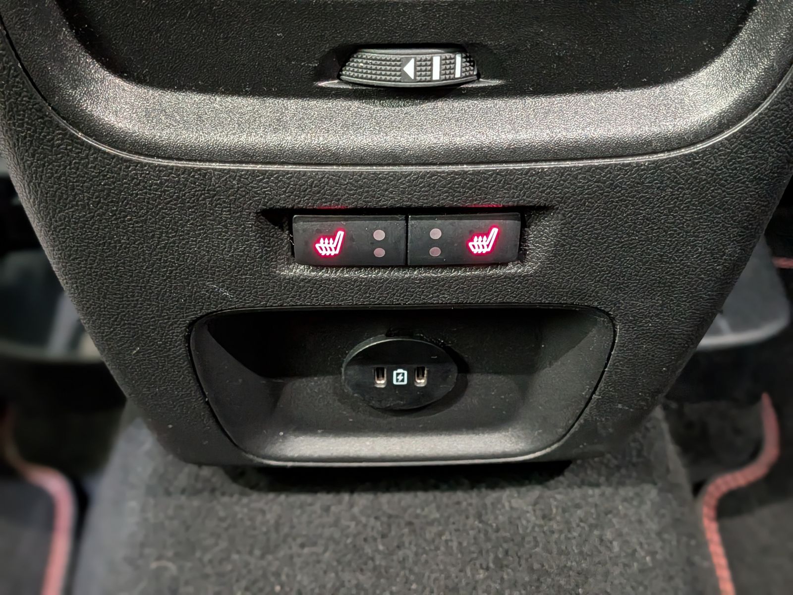 Fahrzeugabbildung Ford Kuga ST-Line X 1.5 EB Matrix HUD B&O ACC 360°