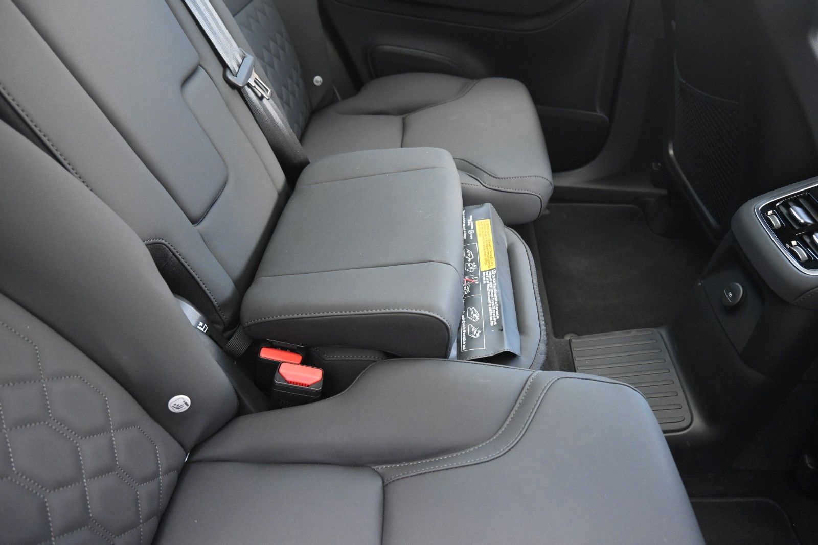 Fahrzeugabbildung Volvo XC90 T8 AWD Plus Dark*PANO*360°*HuD*H&K*ACC