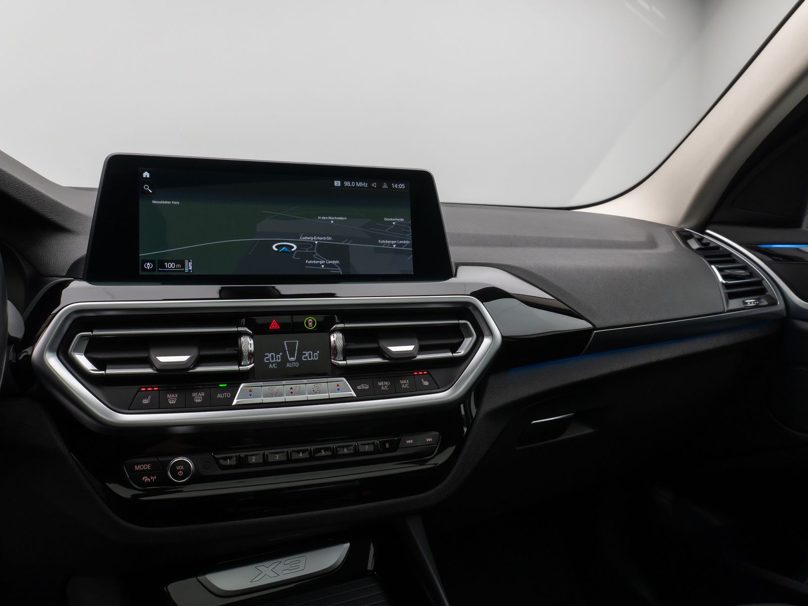 Fahrzeugabbildung BMW X3 xD30e Panorama Kamera DAB HiFi Lenkrhz Sport