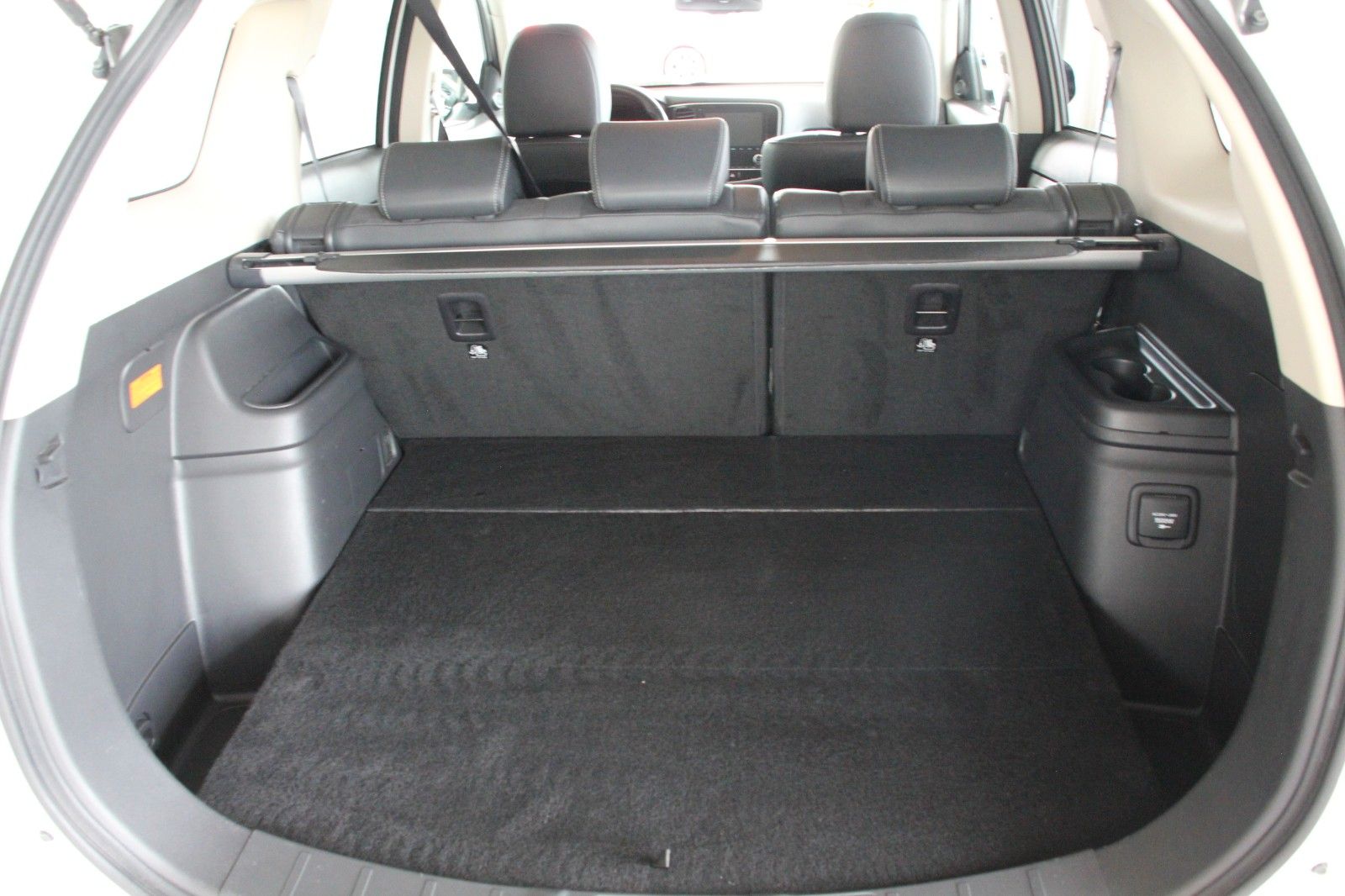 Fahrzeugabbildung Mitsubishi Outlander PHEV Basis Spirit 4WD