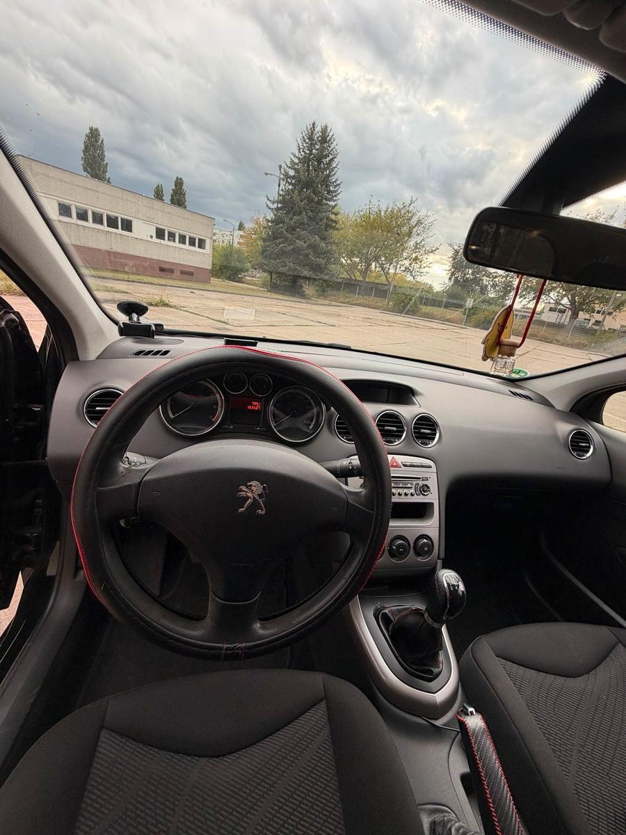Peugeot 308 2012 — photo 10