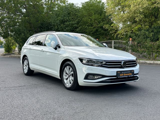 Volkswagen Passat Variant-BUSINESS-AHK-1.HAND-KAMERA-MASSAG