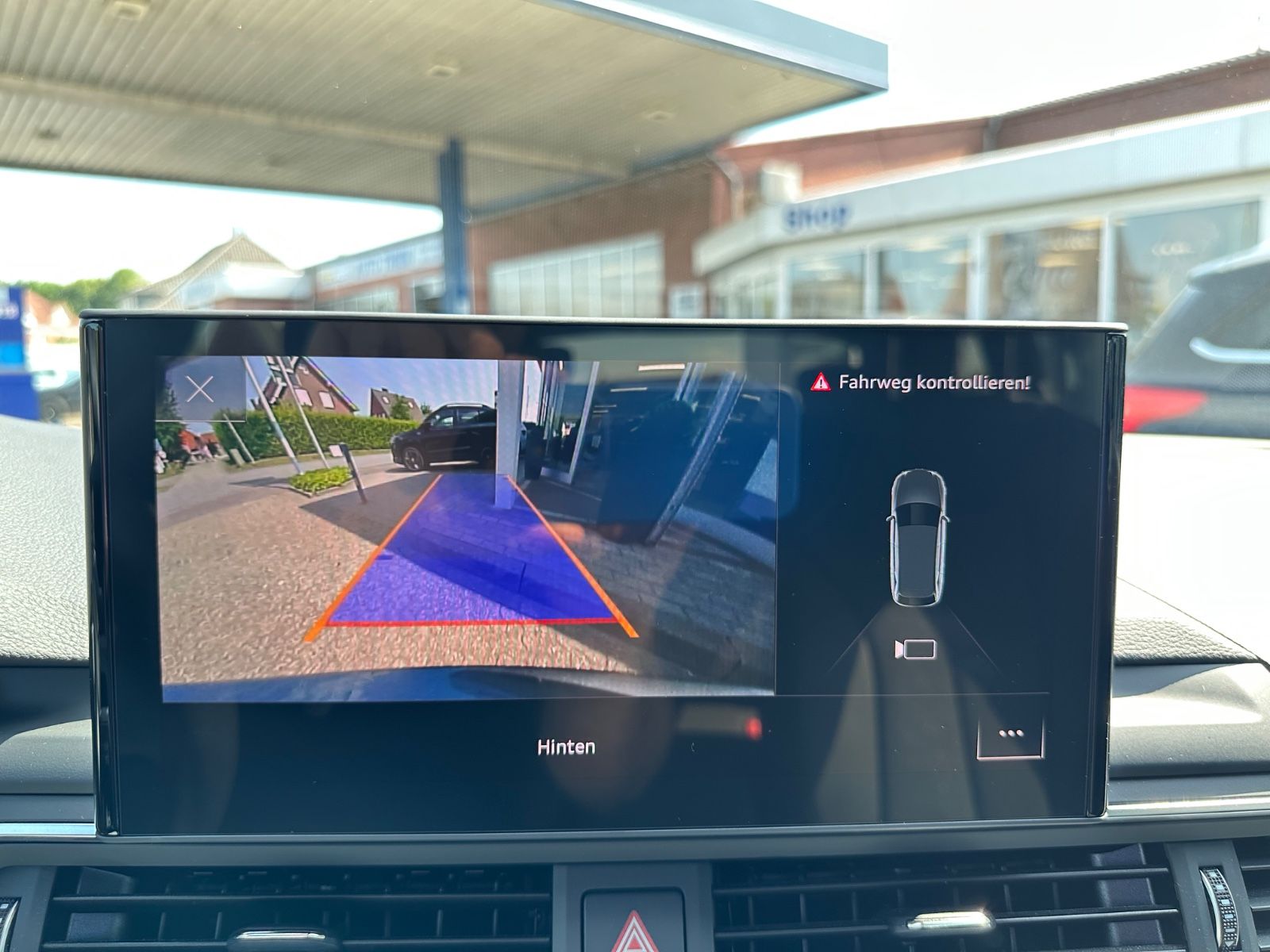 Fahrzeugabbildung Audi A4 Avant 40 TDI S line S-Tron Pano/Navi/GRA/LED