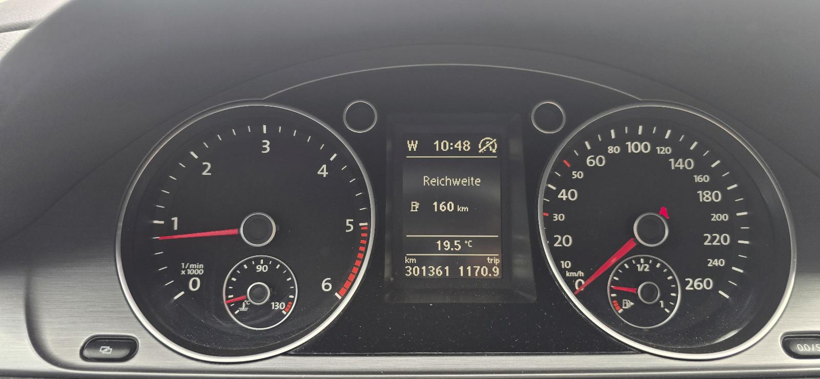 Volkswagen Passat 2012 — photo 24