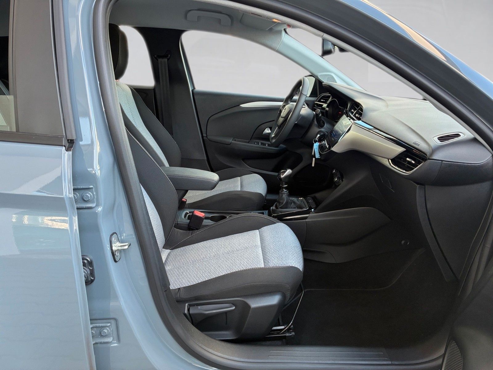 Fahrzeugabbildung Opel Corsa F Edition 100PS SHZ/PDC!