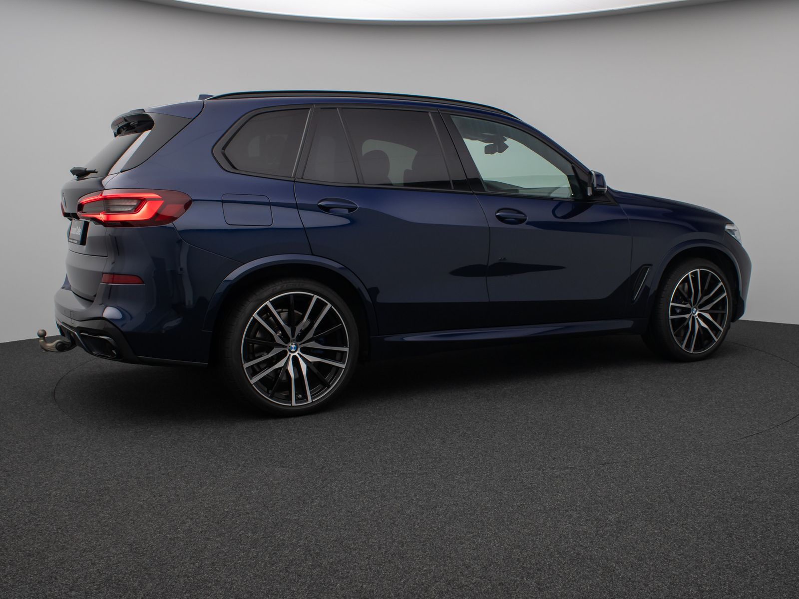 Fahrzeugabbildung BMW X5 M50i Panorama 360° DAB H/K AHK Komfort 22Zoll