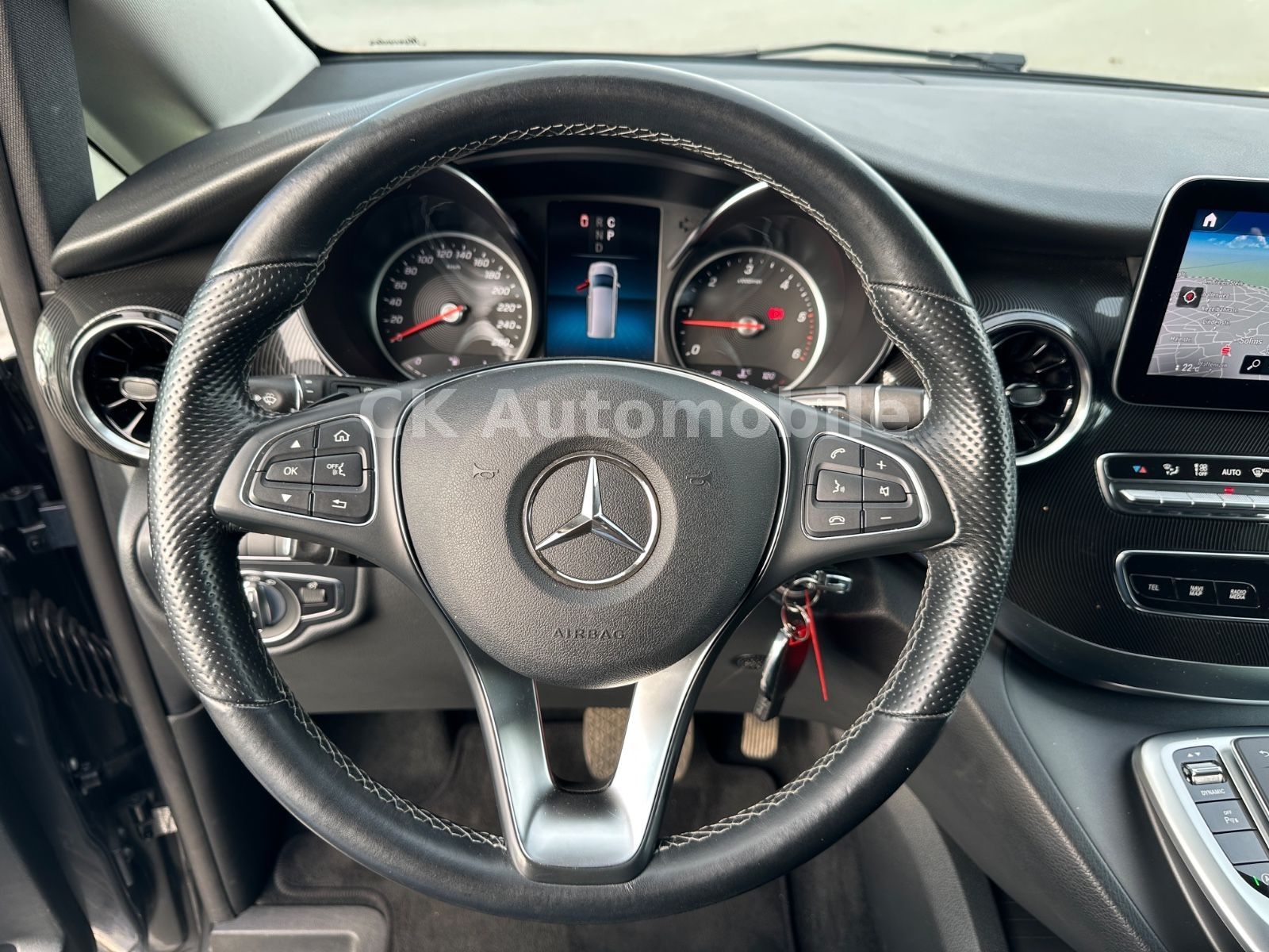 Fahrzeugabbildung Mercedes-Benz V 250d EDITION 4MATIC lang/7 Sitze/Navi/LED/AHK
