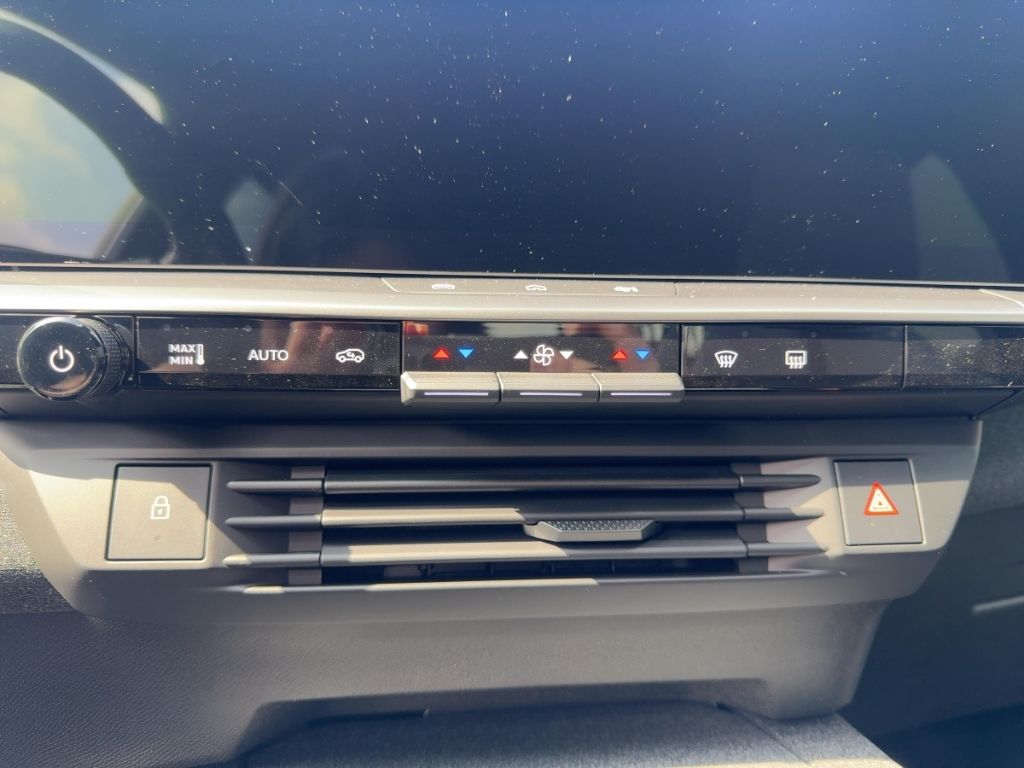 Fahrzeugabbildung Opel Grandland GS, AHK, Allwetter, 360 Grad Kamera, e