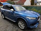 Volvo XC90 D5 AWD*R-Design*STHZ*360°*LUFT*AHK*7 - Volvo XC90 Gebrauchtwagen in Frankfurt
