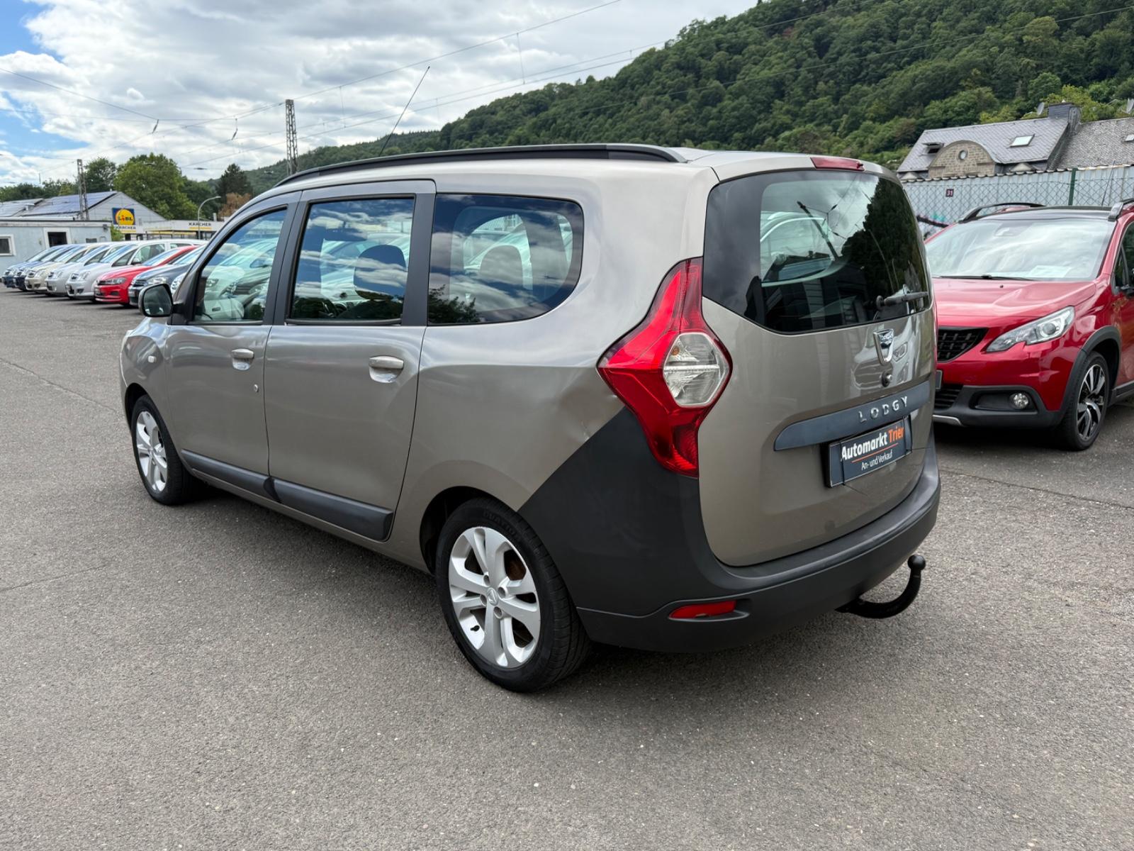 Dacia Lodgy 2013 — interior