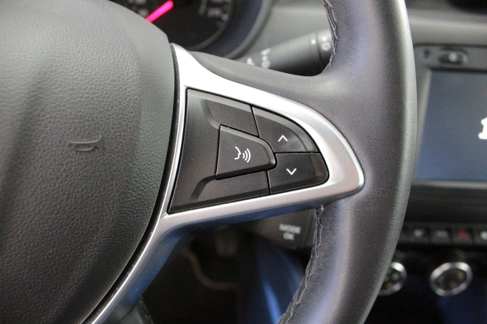 Fahrzeugabbildung Dacia Duster Sce 115 Eco-G*AHK*15075*