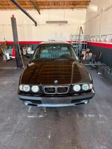 BMW E34 540i V8 Touring Handschalter 6-Gan... - BMW 5er Reihe: Kombi, E34