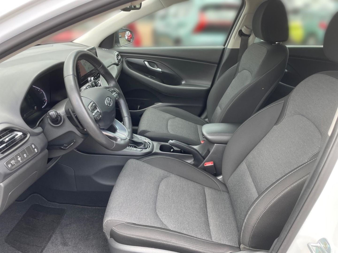 Fahrzeugabbildung Hyundai i30 1.5T Mild-Hybrid Edition 30 Plus Sitzheizung