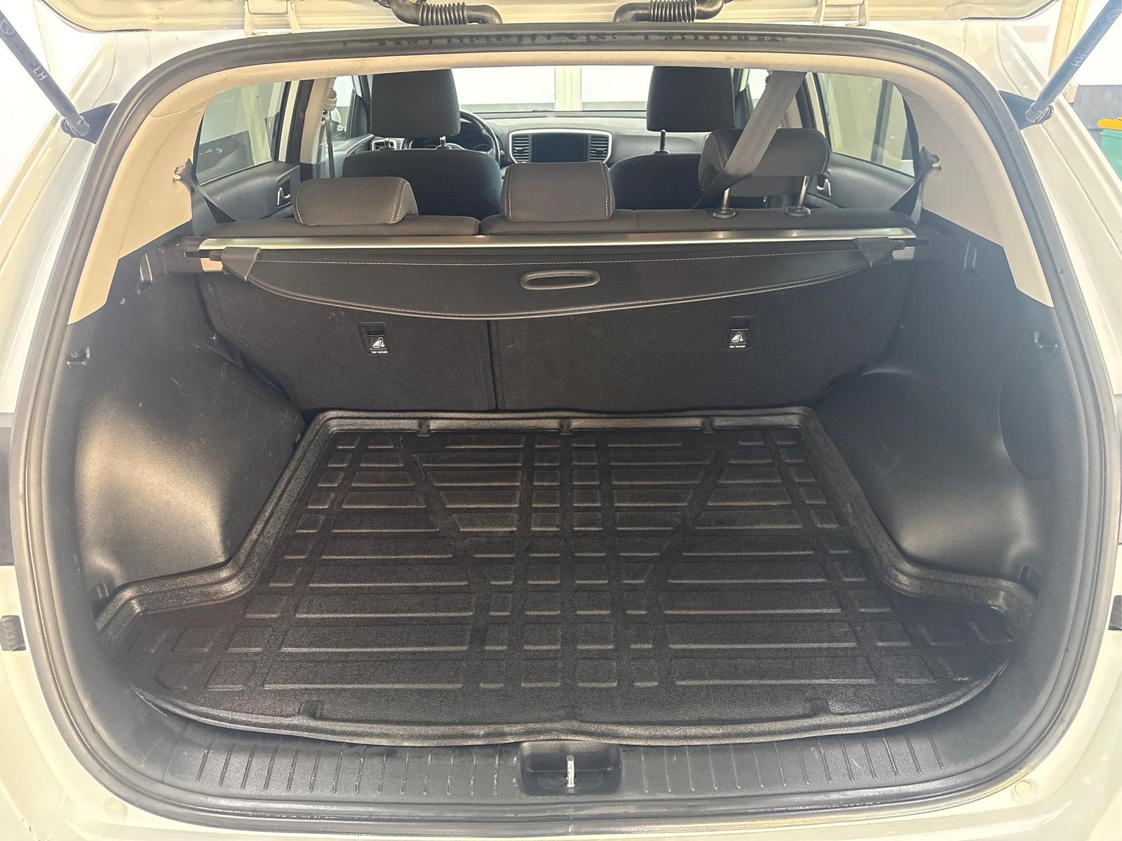 Kia Sportage VISION 2WD DCT NAVI SHZ PDC RFK 1.6 ...