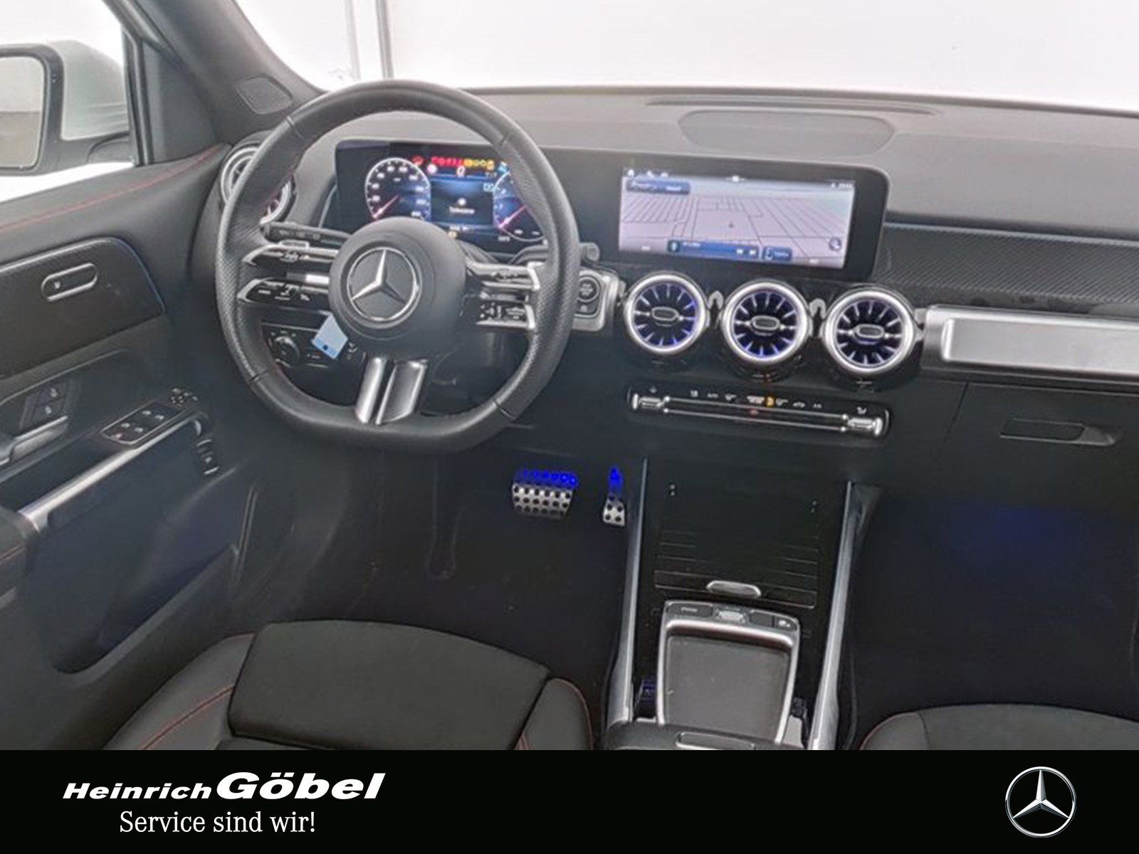 Fahrzeugabbildung Mercedes-Benz GLB 180 AMG+PANO+LED+AMBIENTE+NAVI+KAMERA+WINTER
