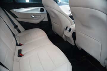 Mercedes E 200 - 9