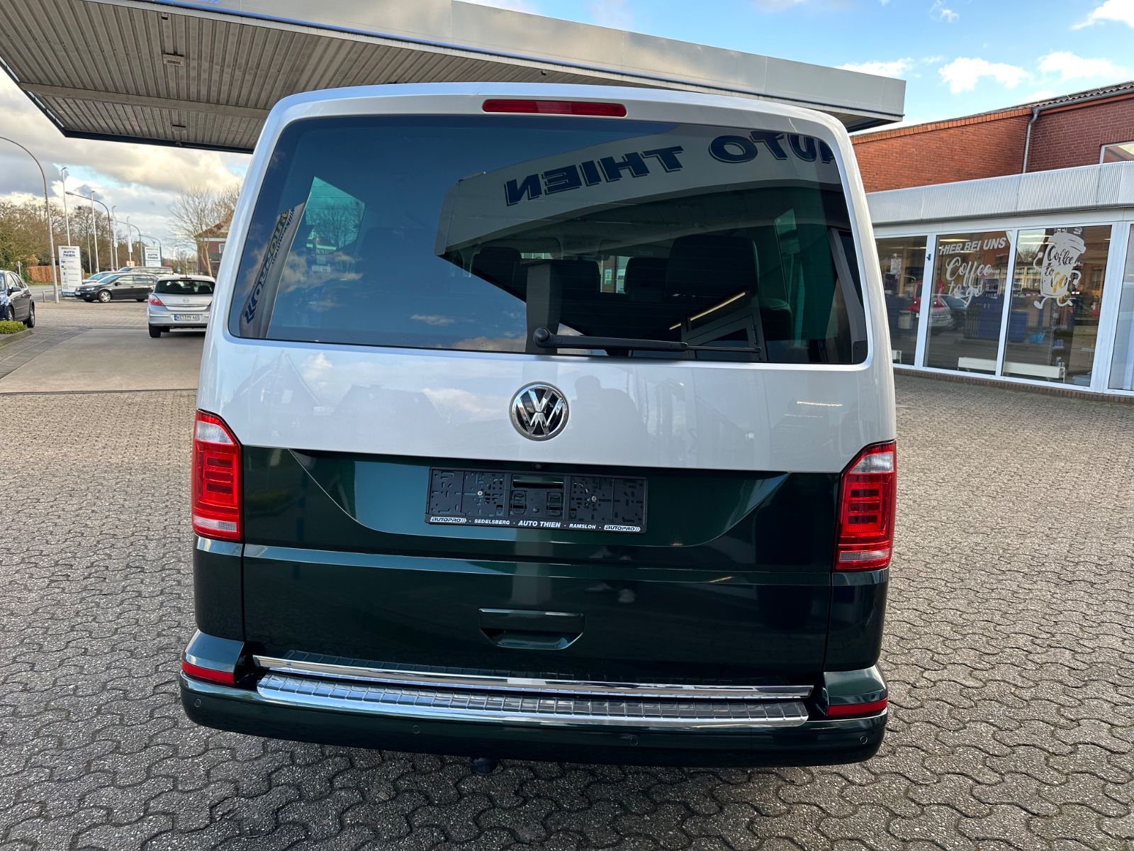 Fahrzeugabbildung Volkswagen T6 Multivan 2.0 TDI 4M Highline Standhzg/AHK/LED