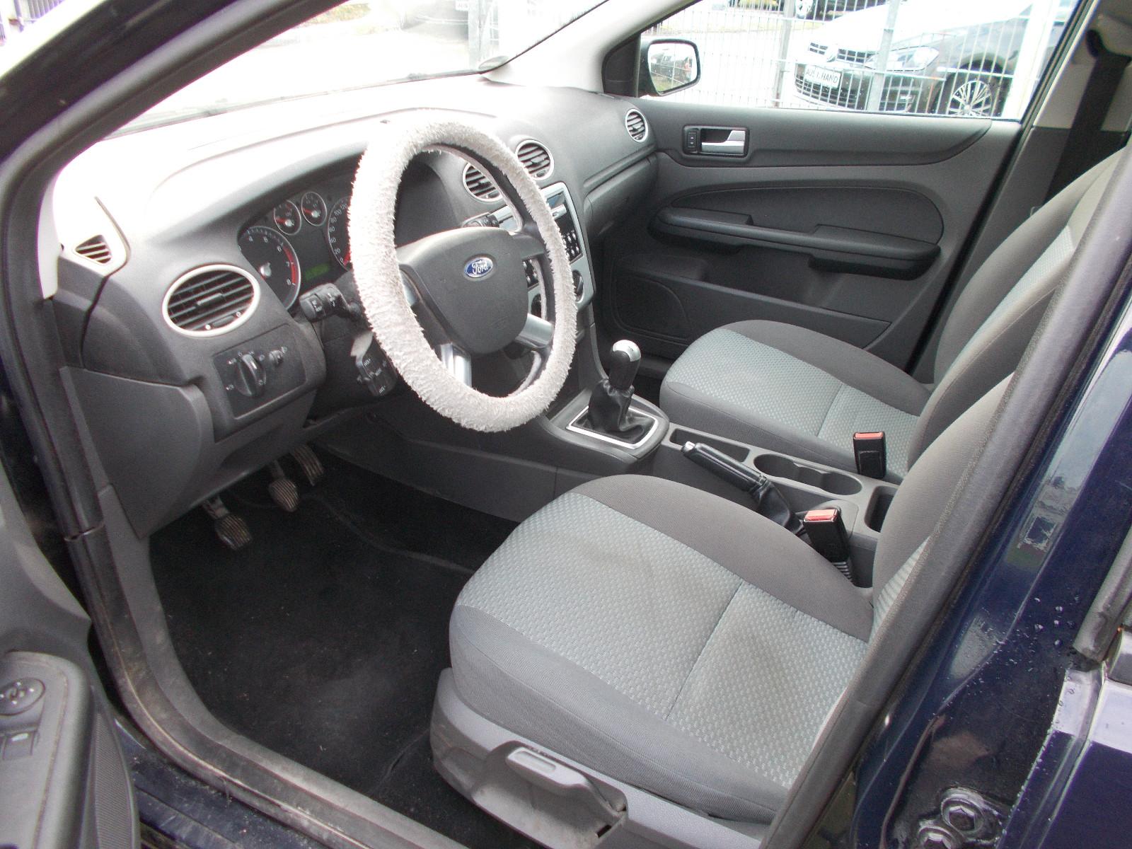 Ford Focus 2006 — photo 10