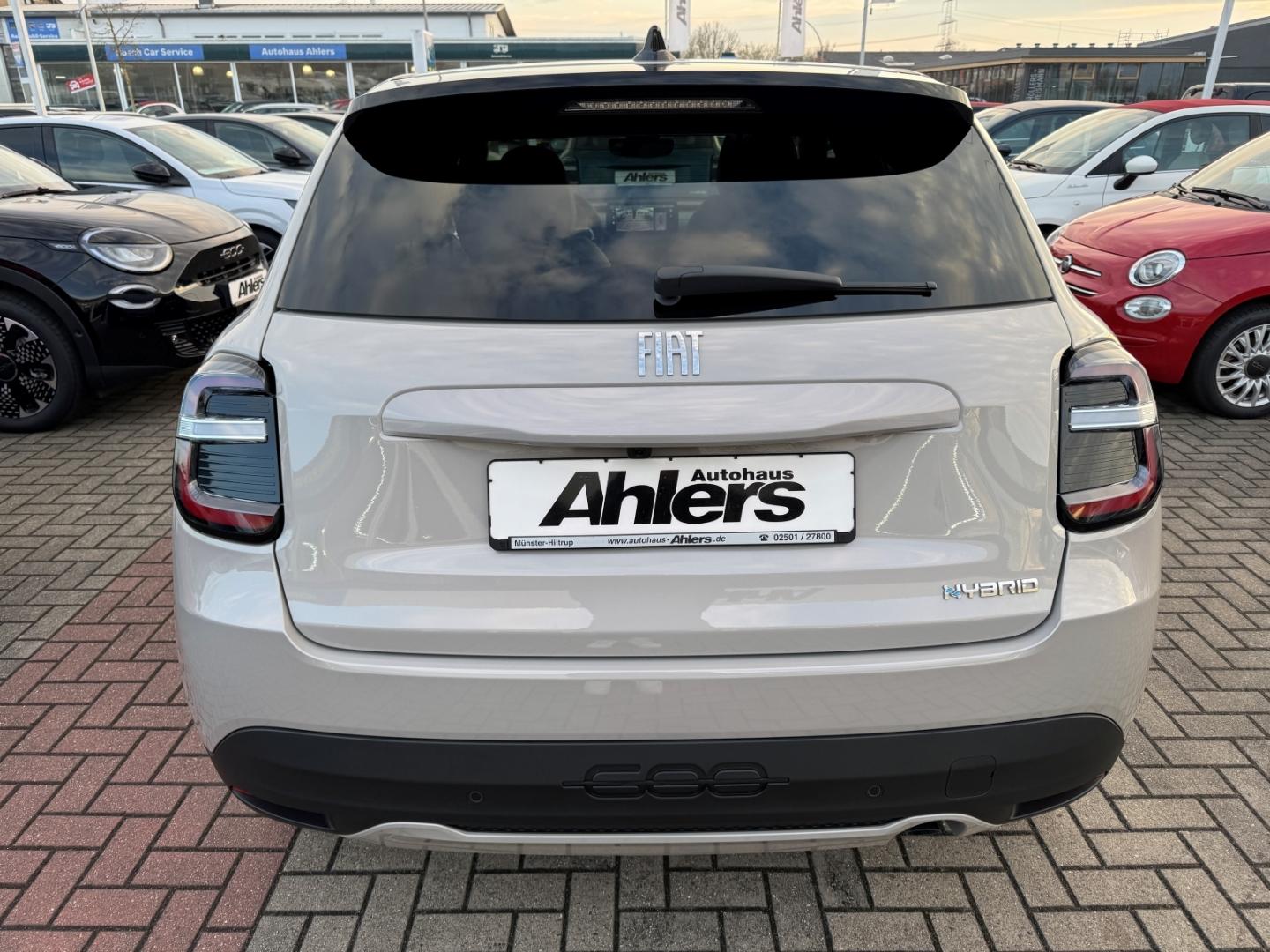 Fiat 600 La Prima+AUTOMATIK+LEDERBRAUN+NAVI+KAMERA+SH