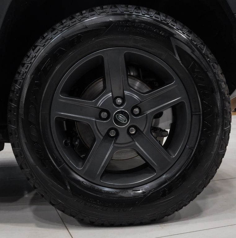 LAND-ROVER Defender 2023