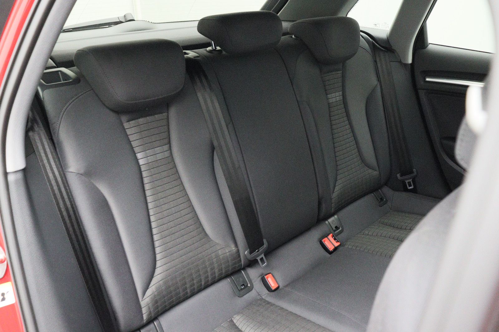 Fahrzeugabbildung Audi A3 Sportback 35 TFSI sport Navi AHK LED