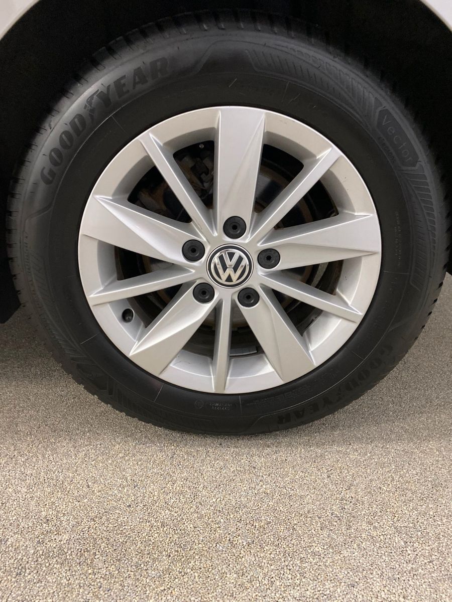 Fahrzeugabbildung Volkswagen Golf Sportsvan 1.2 TSI Trendline+AHK+NAVI+CD+BC+