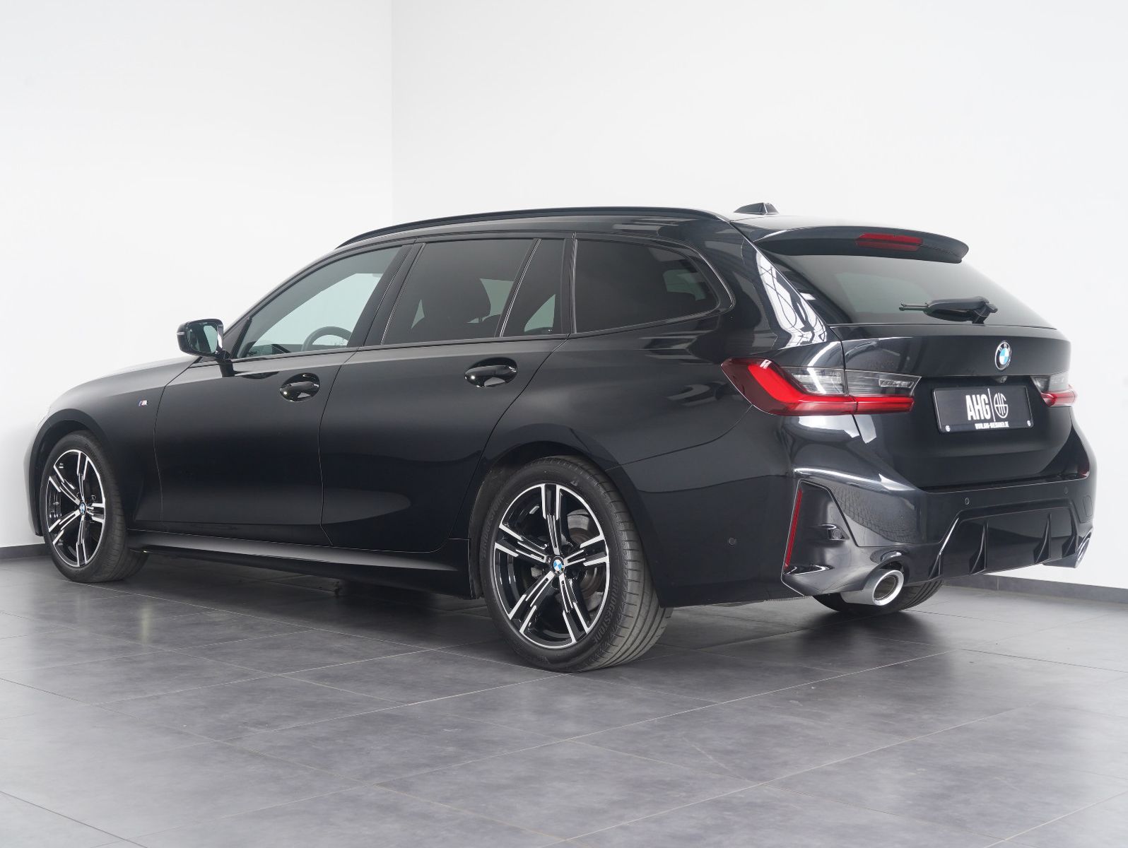 Fahrzeugabbildung BMW 320 d xDrive Touring M Sport LED/DAB/CARPLAY/ACC