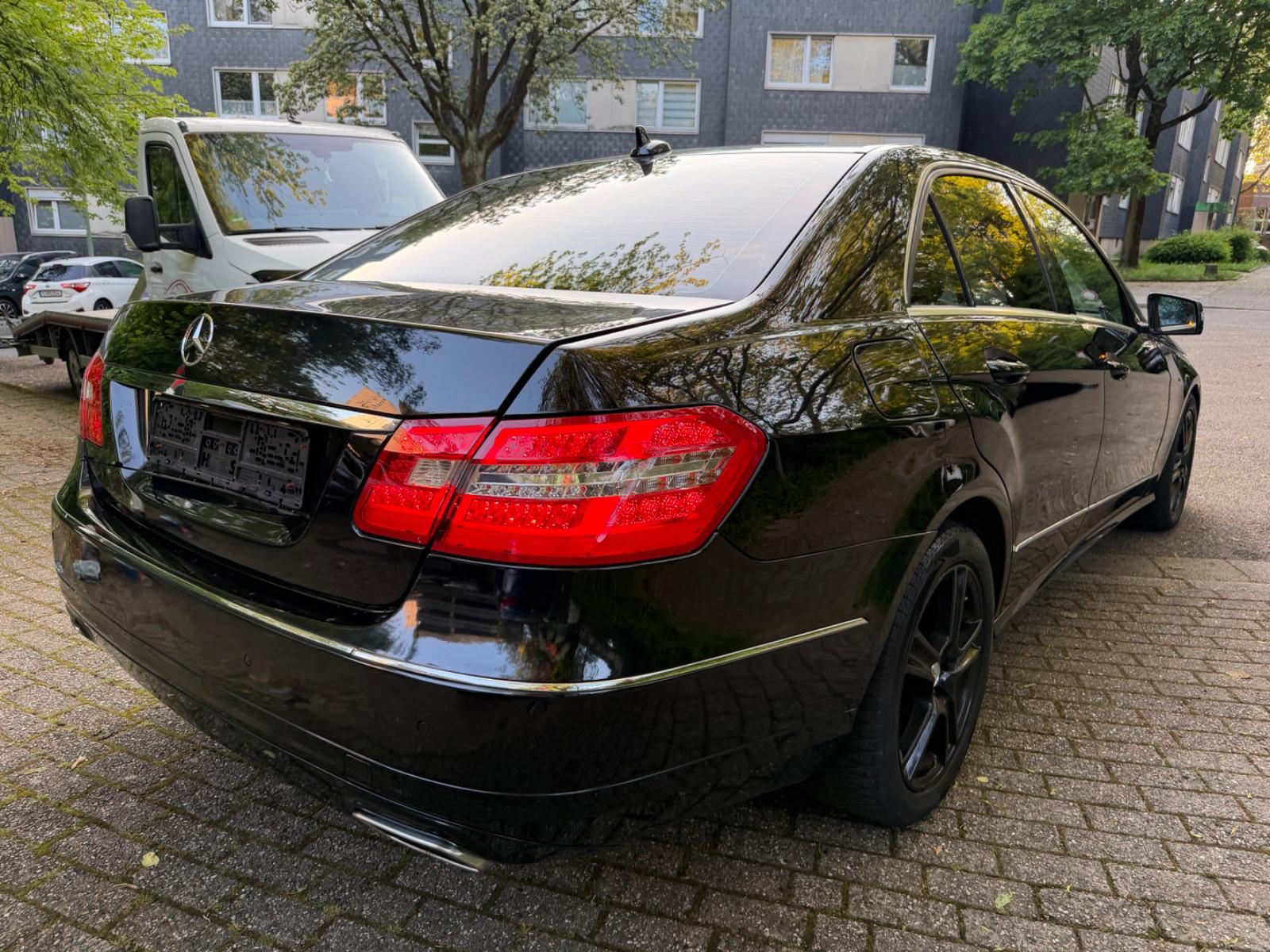 Mercedes-Benz E 300* BlueTec Hybrid