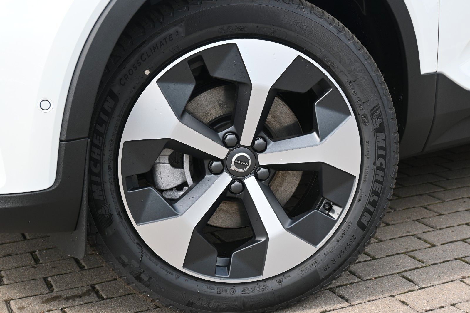 Fahrzeugabbildung Volvo XC40 B4 DKG Plus Dark*FSHZG*360°*ACC*Allwetter